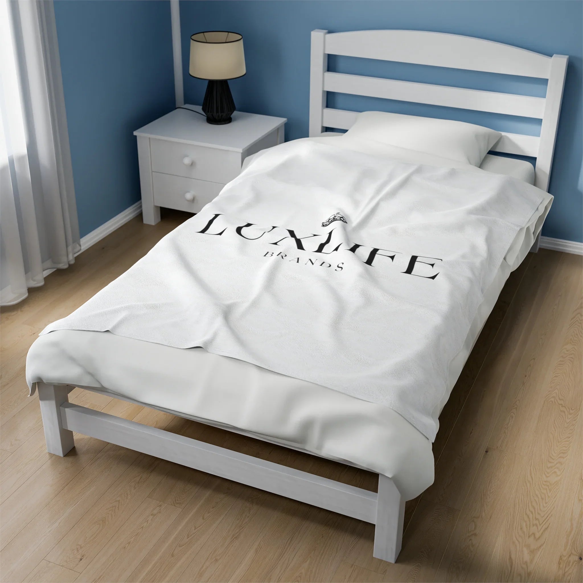 Luxlife Brands White Velveteen Plush Blanket