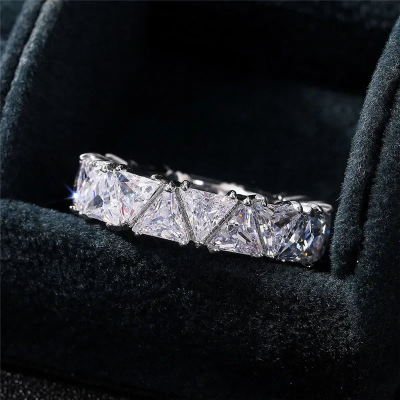 Huitan Luxury Wedding Band Promise Rings for Women Unique Triangle Cubic Zirconia Design Top Quality New Trendy Jewelry Dropship