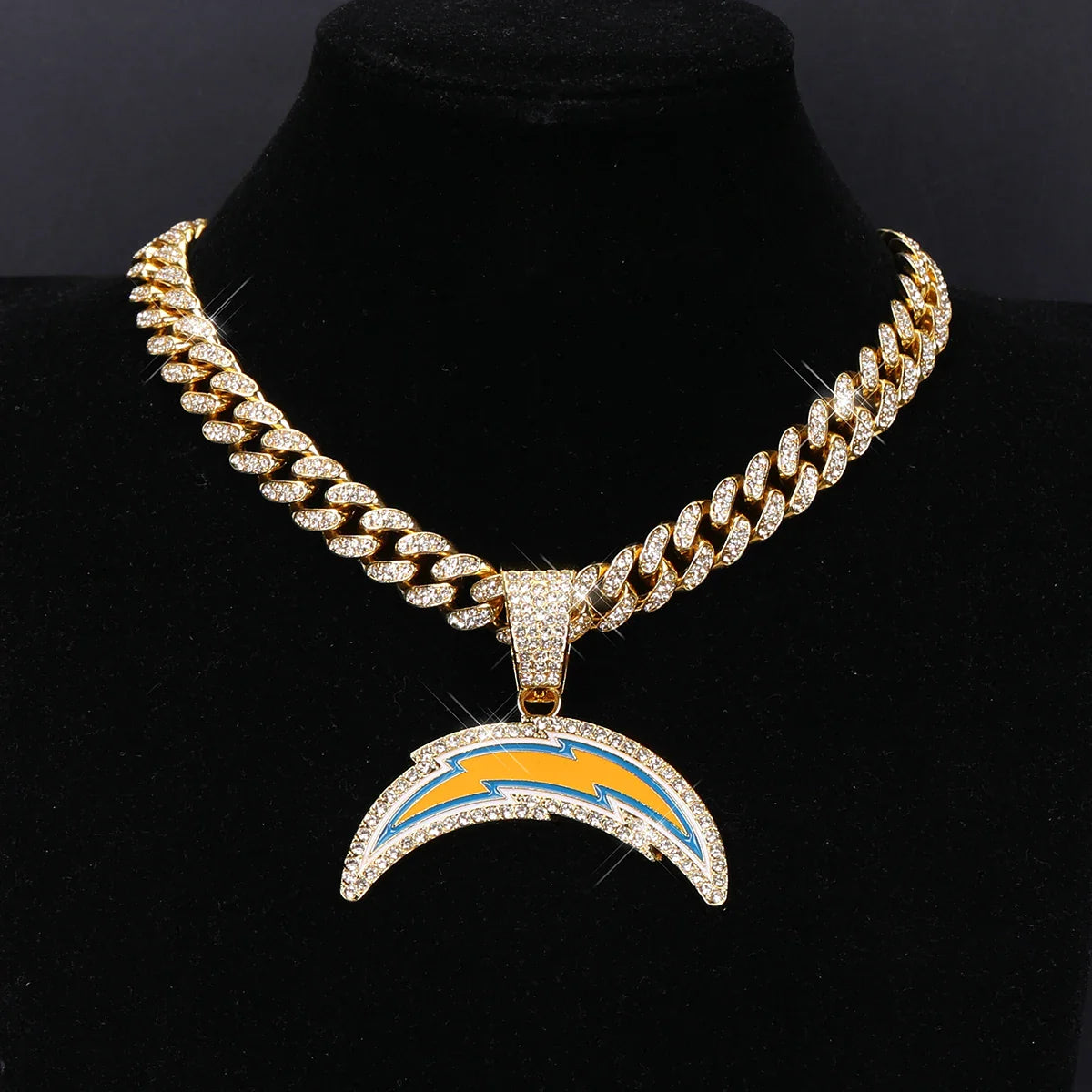 Sports Customized LOGO Pendant Necklace with Iced Out Cuban Chains for Football Fans Birthday Gifts