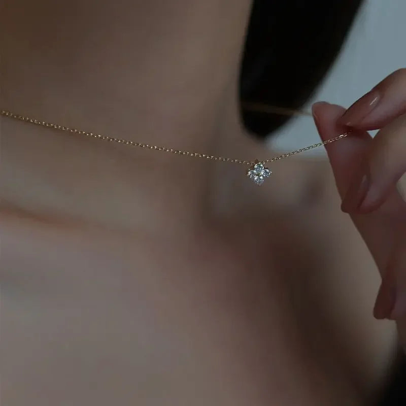 LUX 925 Sterling Silver Clover Pendant Necklace