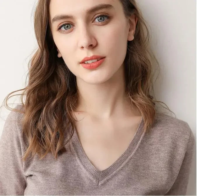 Spring/Summer 2023 Ladies Sweater Pullover Solid Color V-neck Half-sleeved Knitted Cashmere Sweater Thin Casual Top