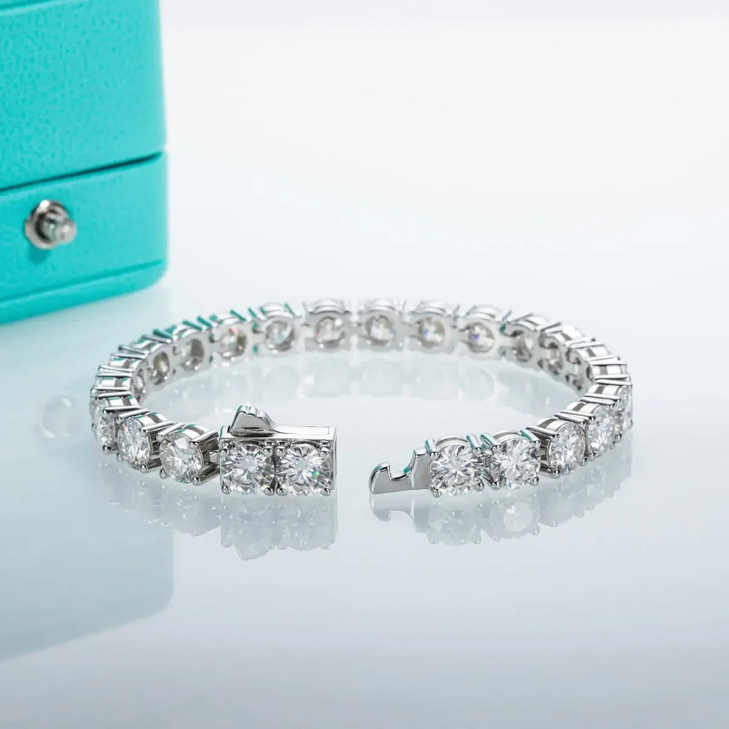 Luxurious 925 SS D Color Moissanite Diamond Tennis Bracelet