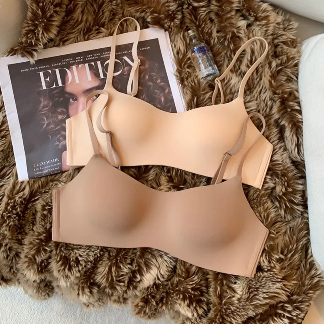 One Piece Sexy Bra Seamless Underwear with Thin Cups Gathered and No Steel Rings for Comfortable Breathable Tops Push Up Bra