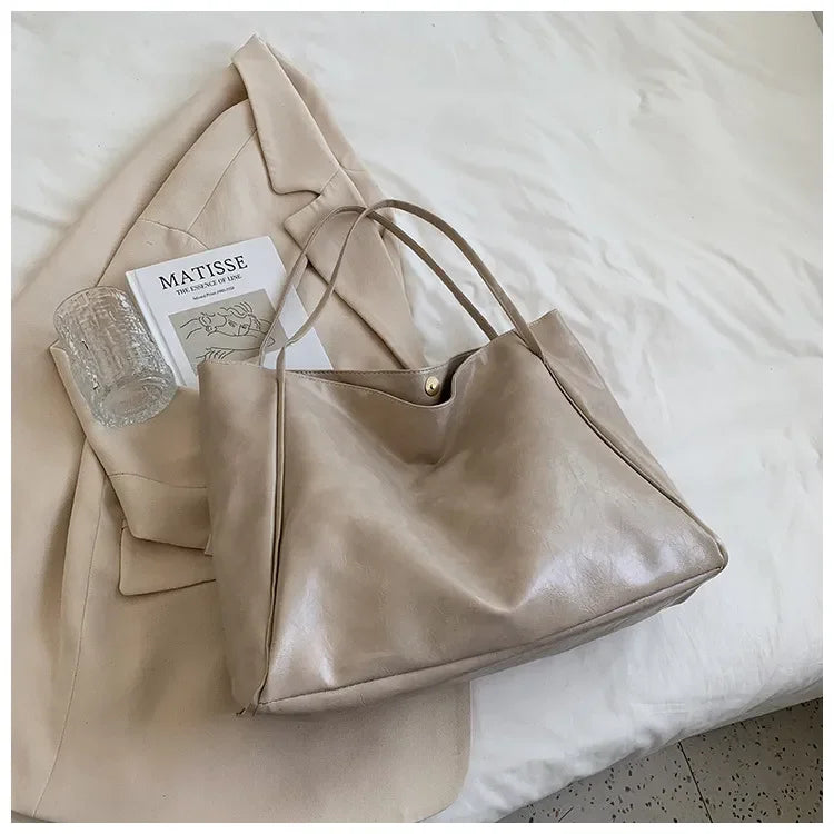 Carrie LUX Shopper