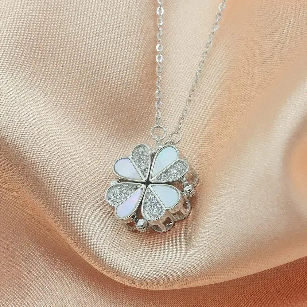 One Four-leaf clover lady small crowd necklace pendant titanium steel necklace lady jewelry