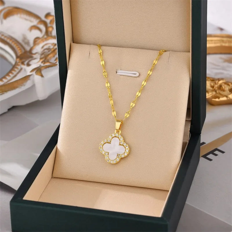 One Four-leaf clover lady small crowd necklace pendant titanium steel necklace lady jewelry