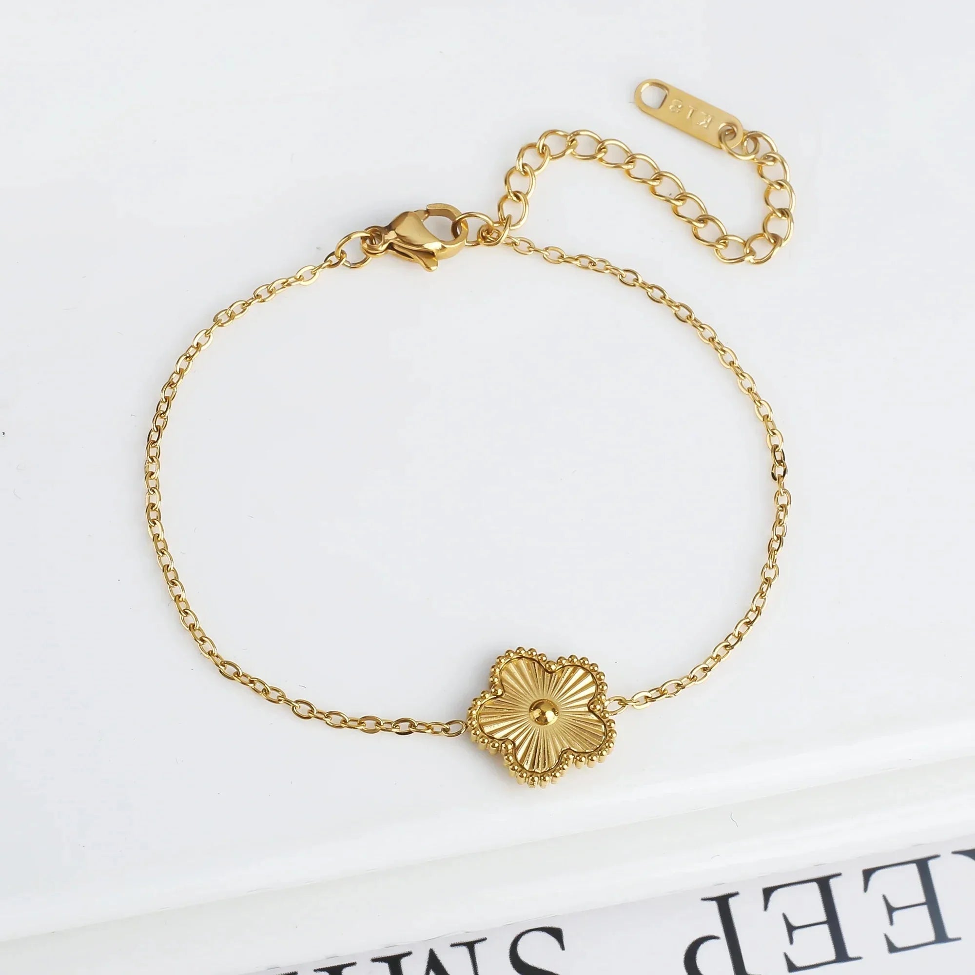 Classic Stainless Steel Hot Selling Golden Clover Adjustable Bracelet Luxury Five Leaf Flower Bracelet Jewelry For Women Gift