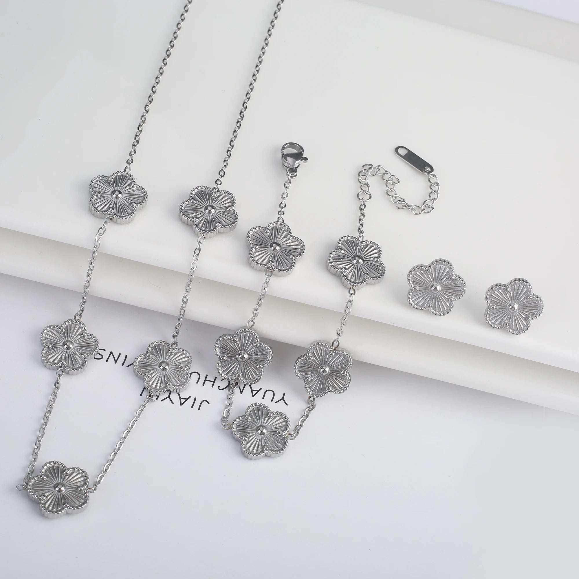 Hot Sale Stainless Steel Laser Five Leaf Flower Petal Adjustable Clover Bracelet Classic for Woman Girl Brand Jewelry Party Gift