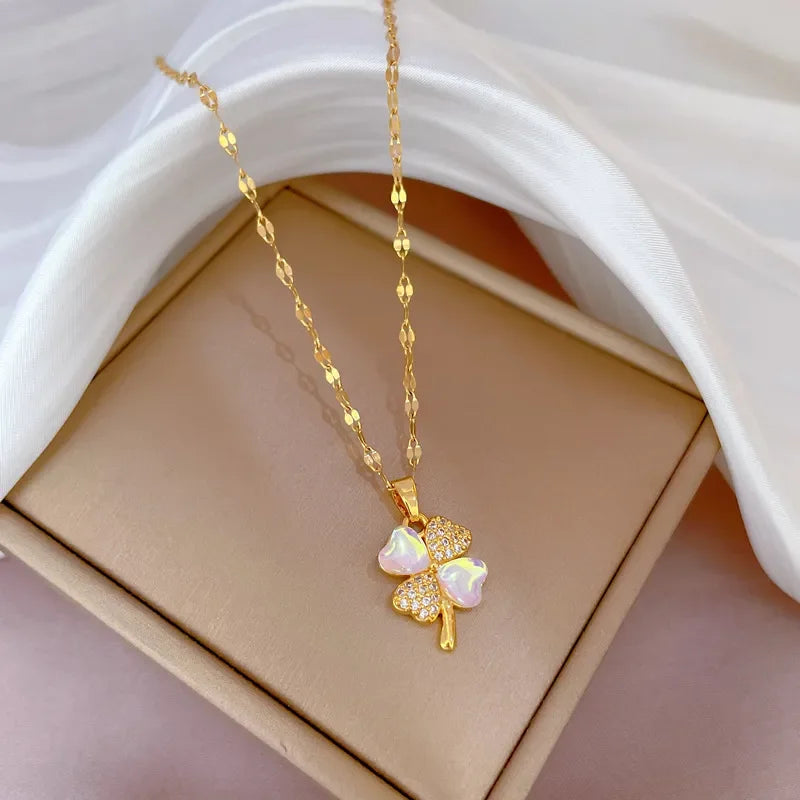 One Four-leaf clover lady small crowd necklace pendant titanium steel necklace lady jewelry
