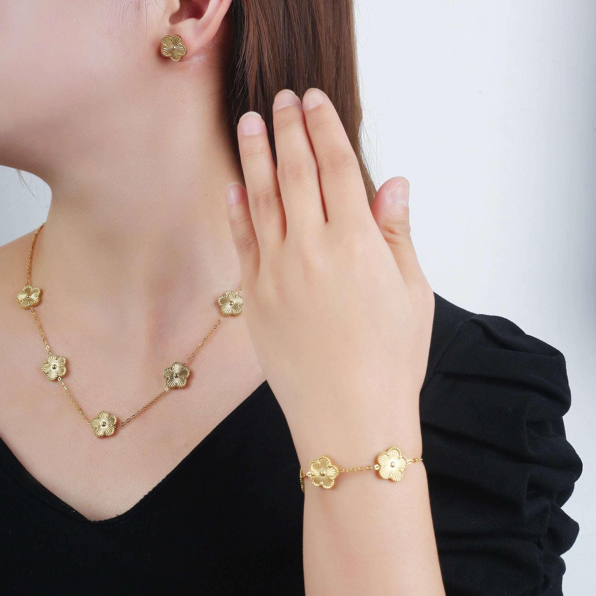 Hot Sale Stainless Steel Laser Five Leaf Flower Petal Adjustable Clover Bracelet Classic for Woman Girl Brand Jewelry Party Gift