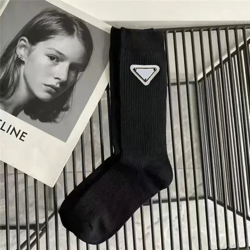 Iron Triangle Label Socks P Brand Designer Sock Europe Letter Luxury Socks Cotton Sexy Warm Personality Fashion Black White