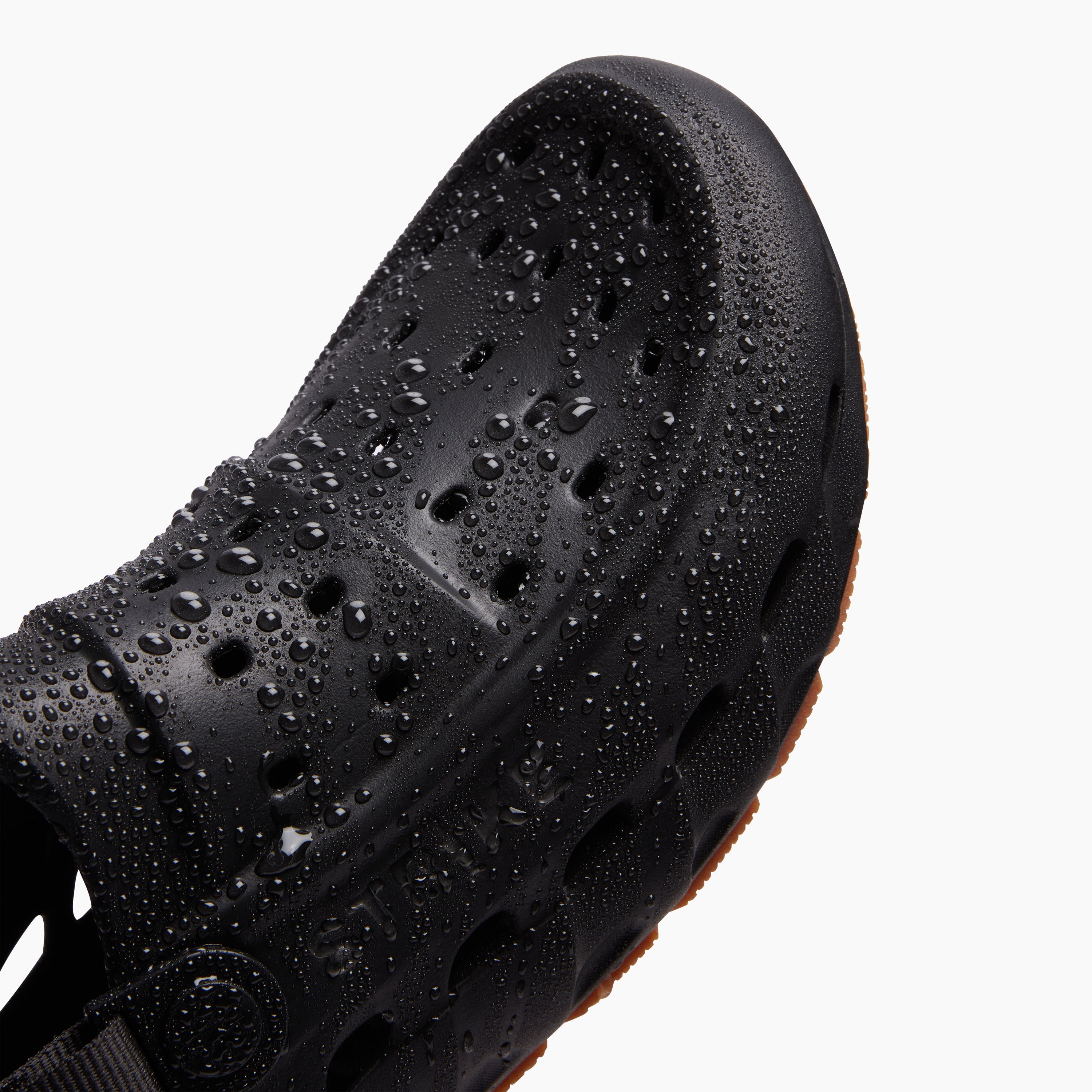 Dogtooth Clog