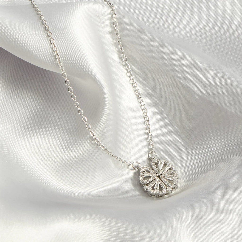 One Four-leaf clover lady small crowd necklace pendant titanium steel necklace lady jewelry
