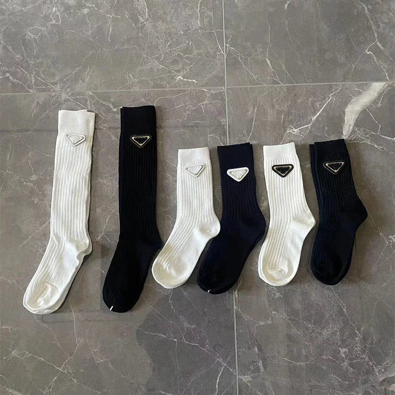 Iron Triangle Label Socks P Brand Designer Sock Europe Letter Luxury Socks Cotton Sexy Warm Personality Fashion Black White