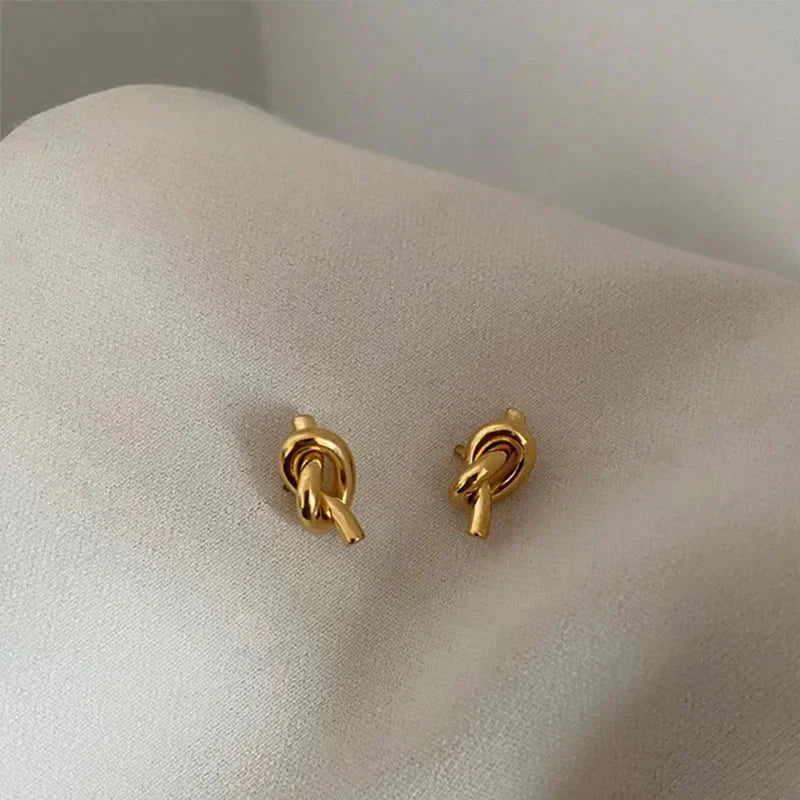 Luxury Creative Small Knotted Stud Earrings Temperament Twist Design Trendy Ear Accessories Women Statement Jewelry