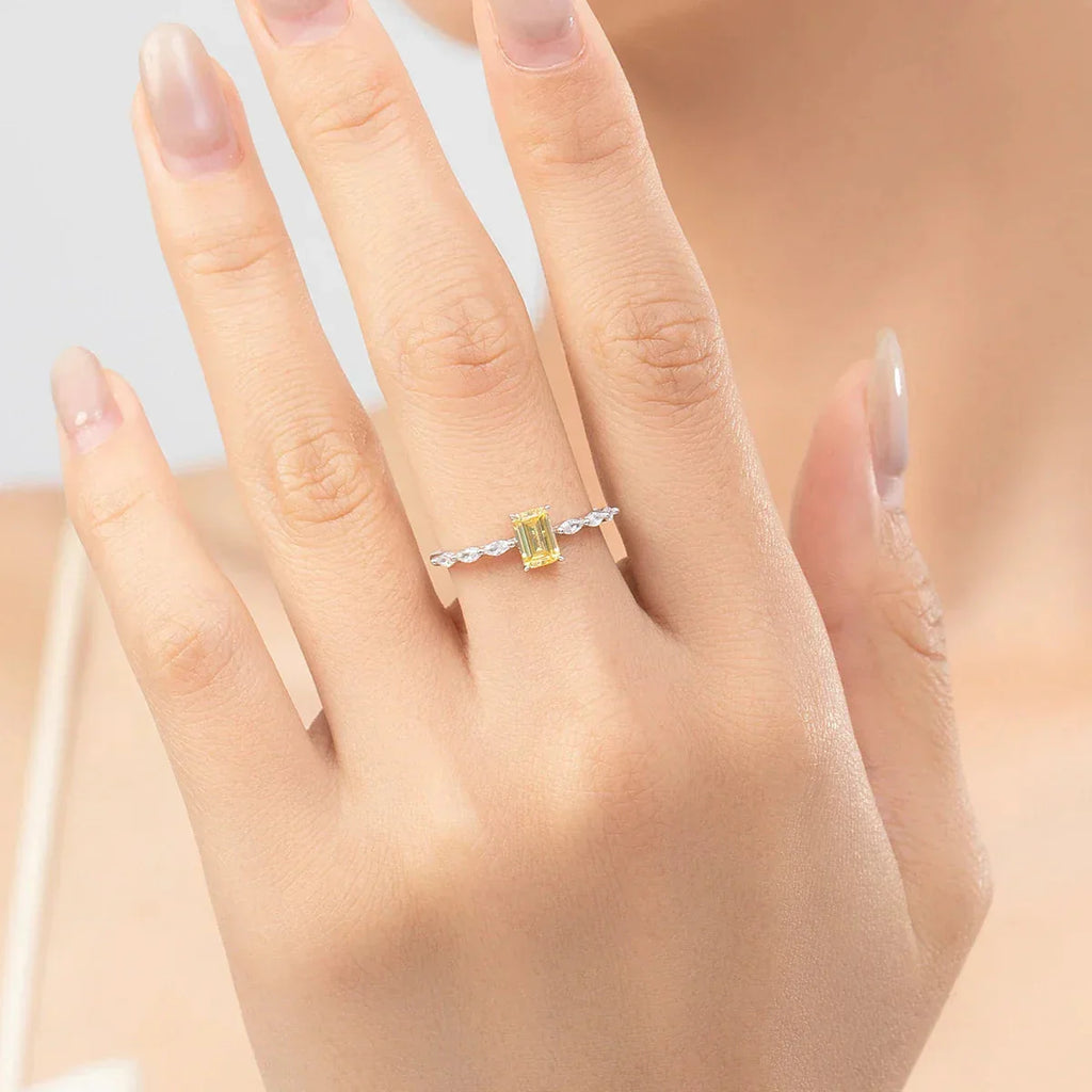 LUX 925 Sterling Silver Exquisite Sparkling Emerald Cut Ring