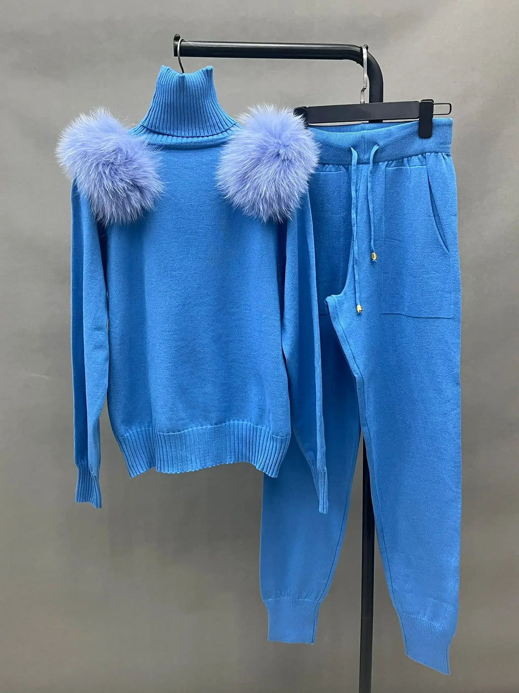 Women's Wool & Fox Fur Collar Knit Outfit
