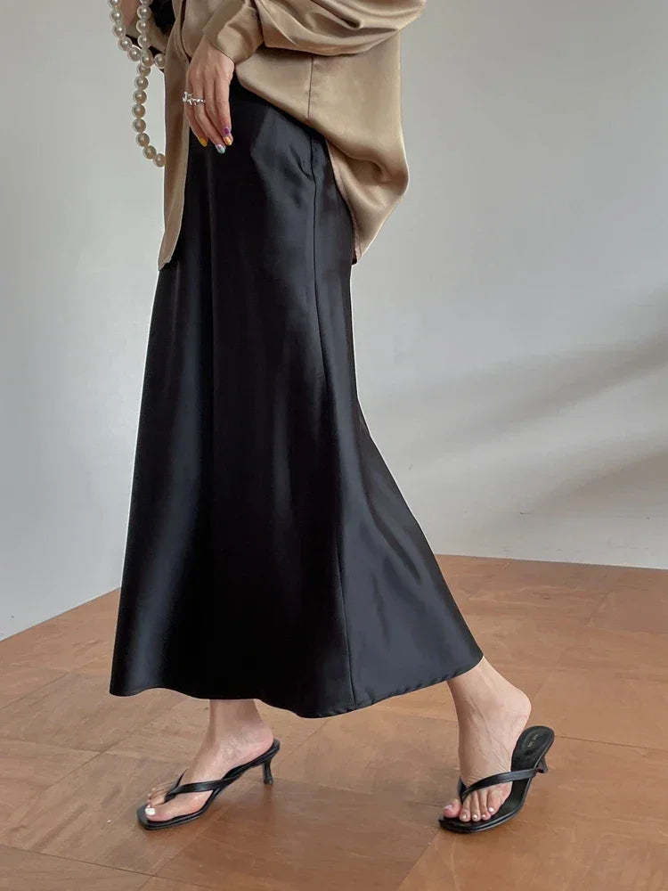 Classic Satin Pencil Sirt