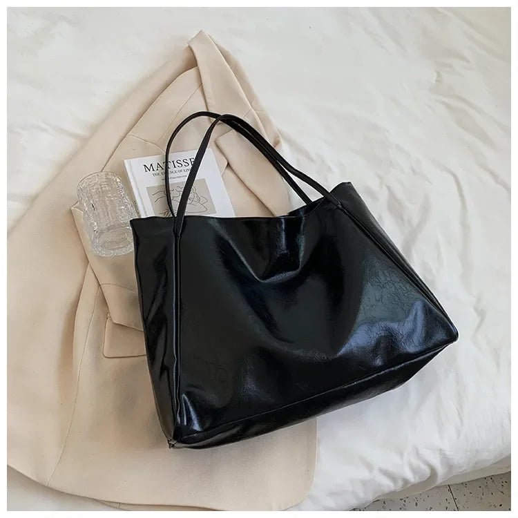 Carrie LUX Shopper