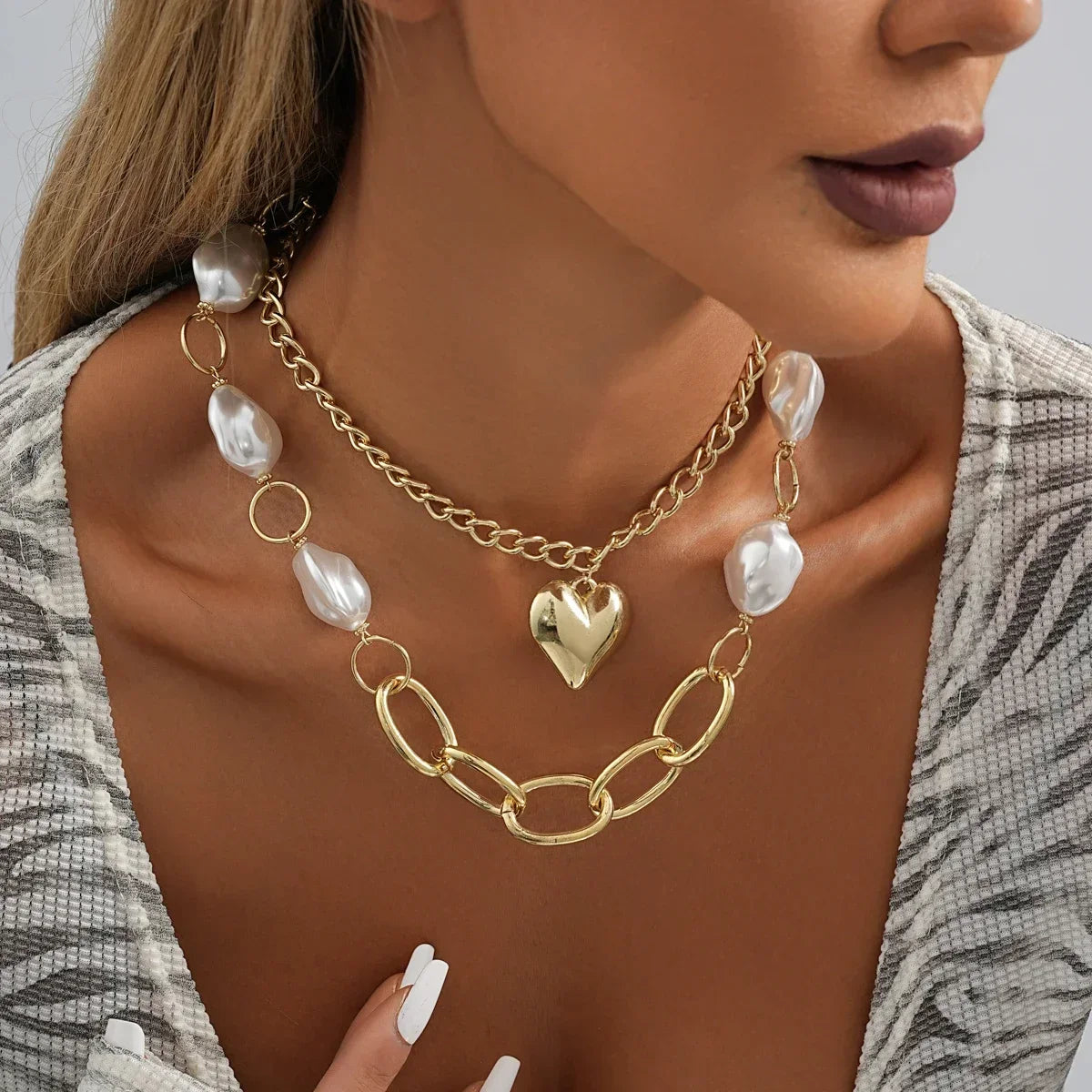 Romantic Trend Niche Irregular Imitation Pearl String Gold Plated O-Chain Splice Necklace Fashion For Women Ball Jewelry Gift