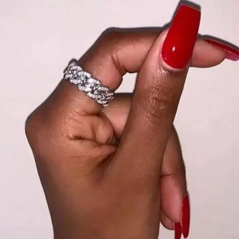 Dazzling Link Chain Ring