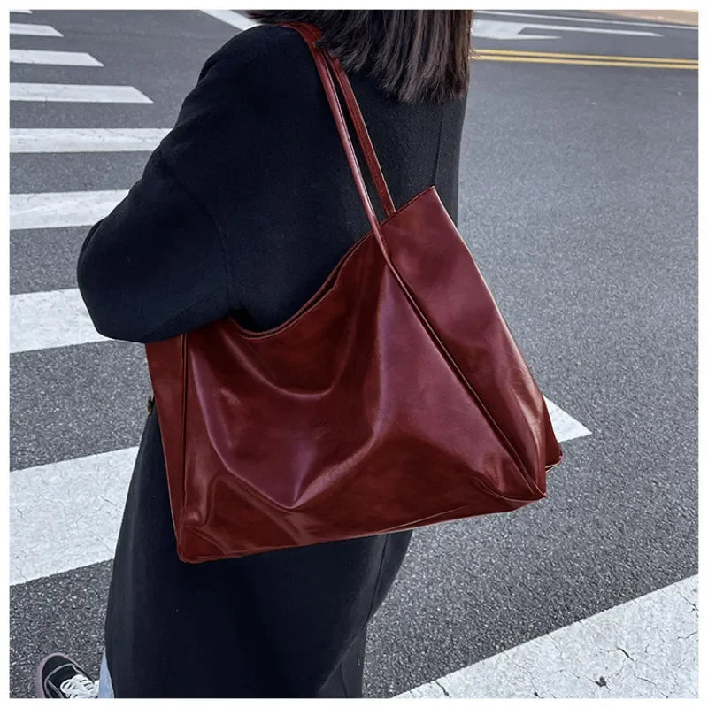 Carrie LUX Shopper