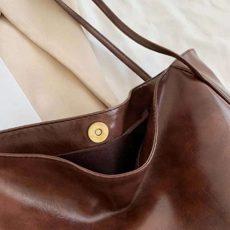 Carrie LUX Shopper